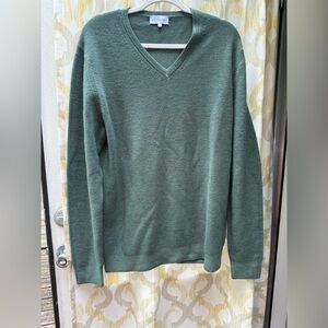 Classic V-Neck Sweater in Forest Green